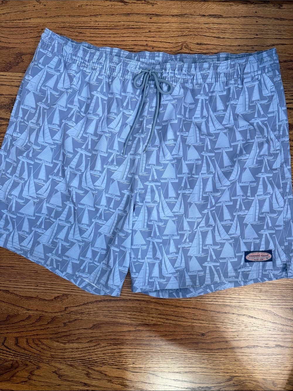 Men's Vineyard Vines Blue Sailboat Swim Trunks (XL)